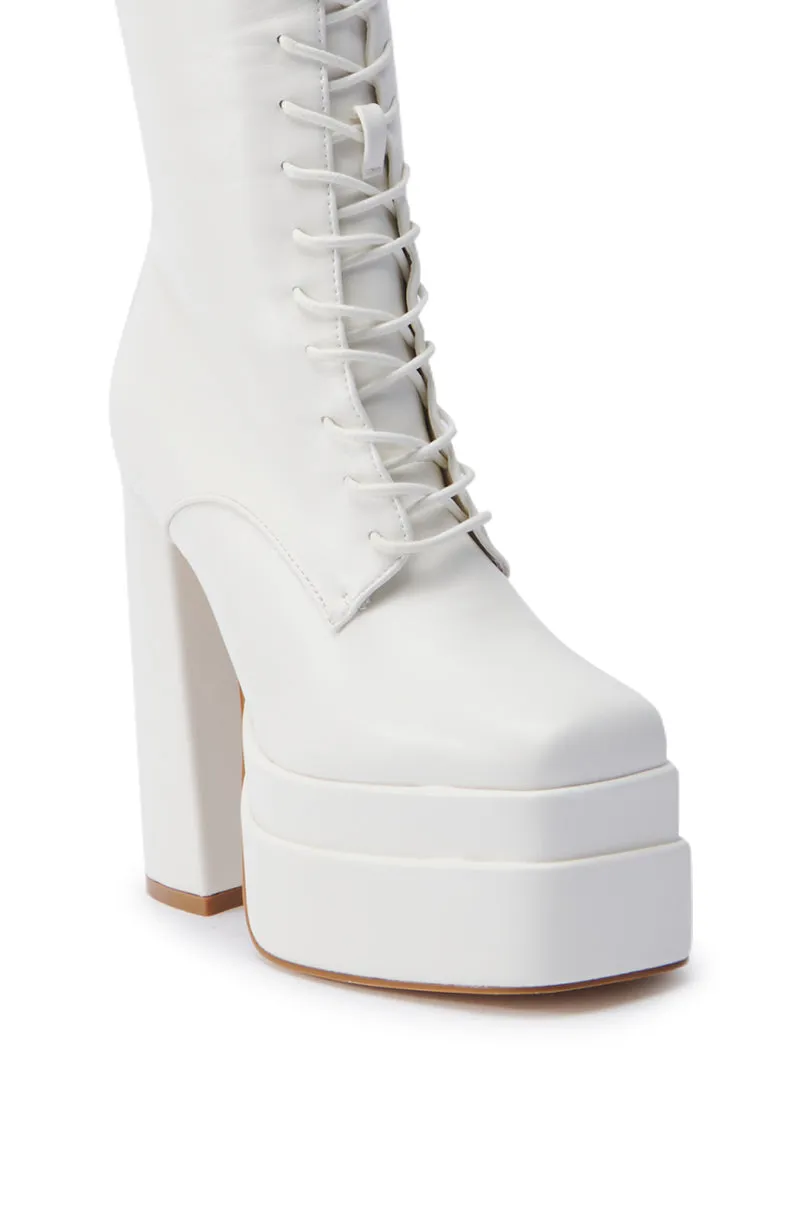 AZALEA WANG BALZARINA WHITE CHUNKY BOOT