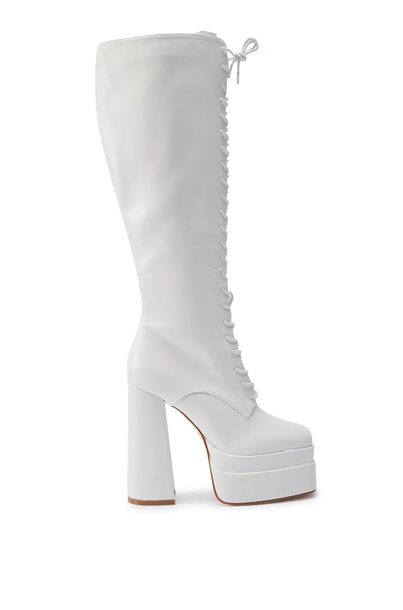 AZALEA WANG BALZARINA WHITE CHUNKY BOOT