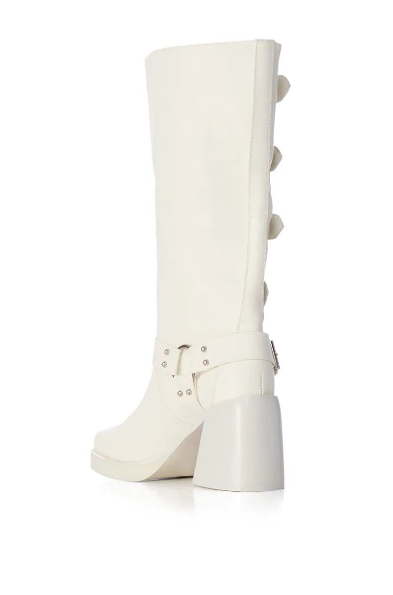 AZALEA WANG BRONSON WHITE CHUNKY BOOT WITH BUCKLE DETAIL