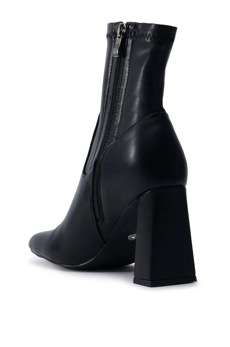 AZALEA WANG EMRYS BLACK CHUNKY BOOTIE