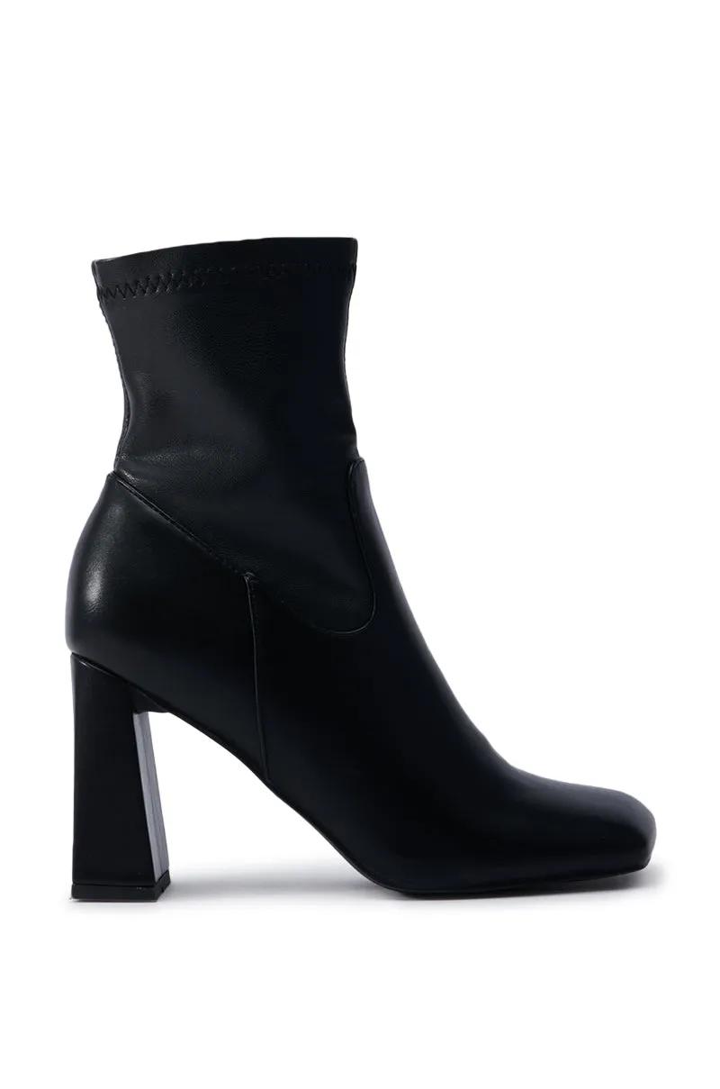 AZALEA WANG EMRYS BLACK CHUNKY BOOTIE