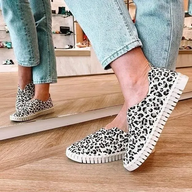 Leopard Print Suede Shoes Flats