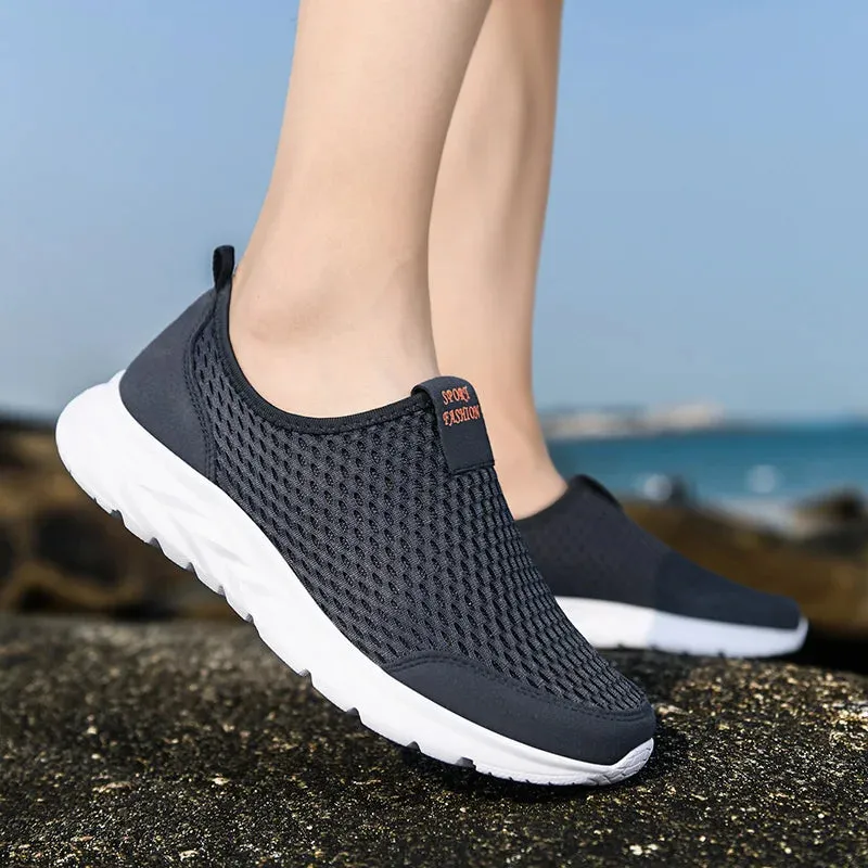 Lightweight Sports Shoes Summer Couple Breathable Mesh Outdoor Running Shoes Fashion Casual Shoe